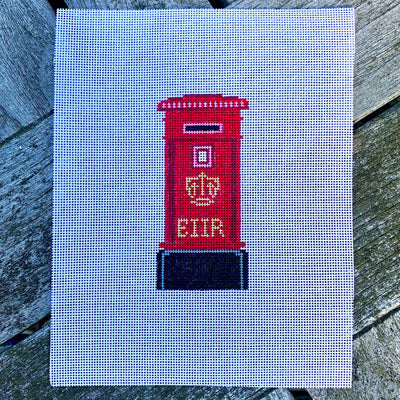 LON16 Elizabeth II Post Box